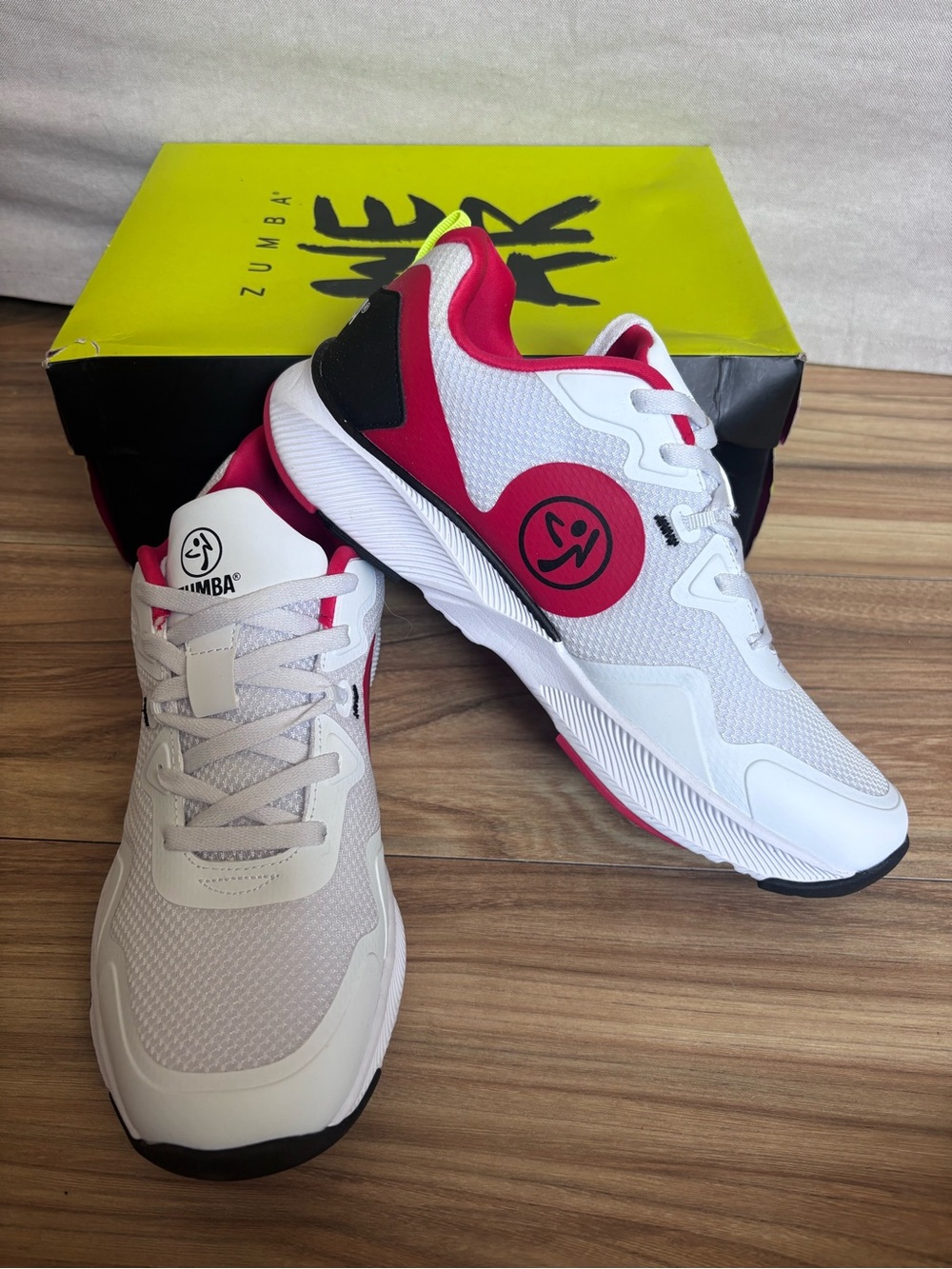 Zumba Train 2.0 Sneakers Womens 12 White Pink Athletic Shoes Z1F000053 - NEW